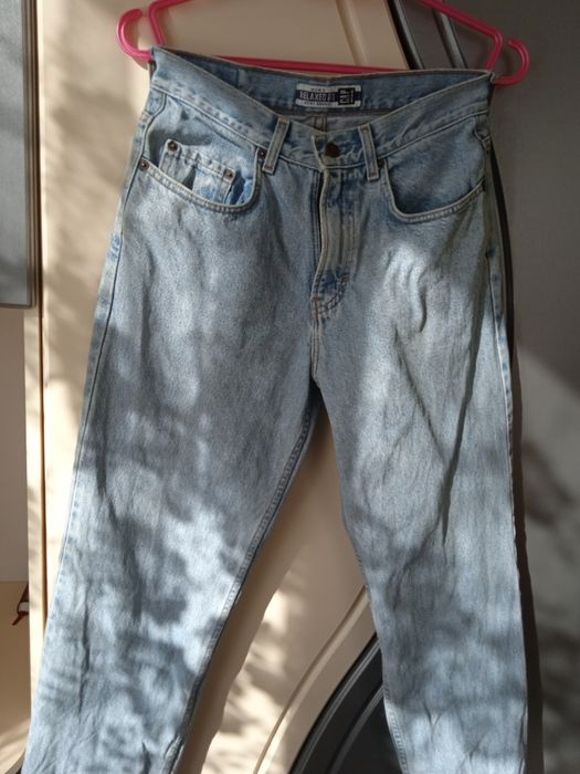 Джинси синього кольору