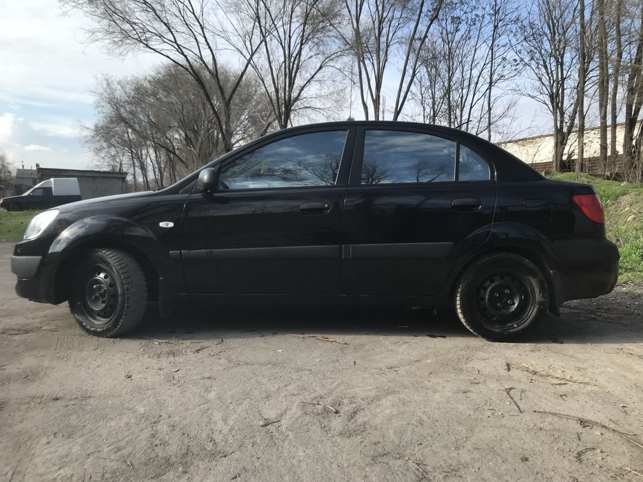 Продам Kia Rio седан 1.4 газ/бензин
