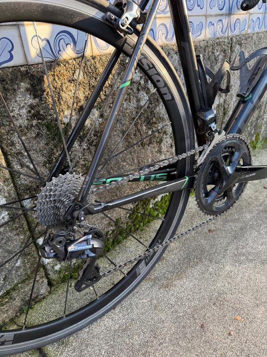 Bicicleta de Estrada Carbono Focus Izalco Max