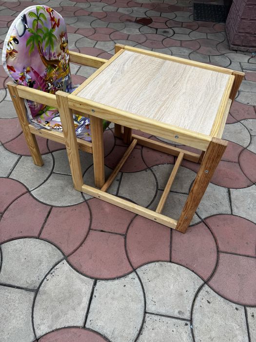 Столик со стульчиком для кормления