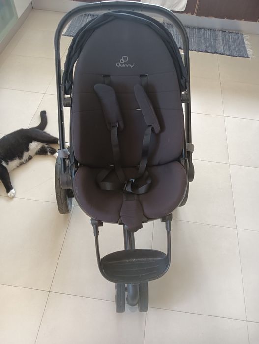 Carrinho bebe quinny