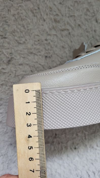 Кросівки шкіряні жіночі 39р.