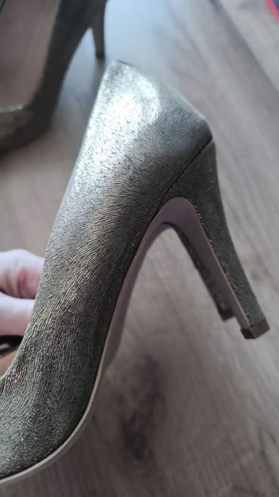 Buty na obcasie Quazi