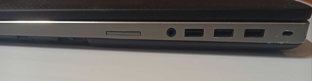 Dell Precision 7520 15,6" 500GB SSHD 16GB DDR4 i7 8t USB-C Win11 Win10 L