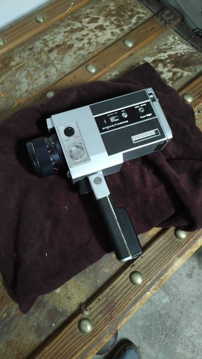 Vendo Maquina de Filmar Argus/Cosina