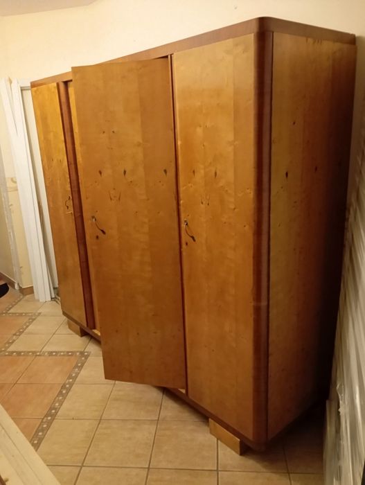 Szafa ubraniowa stara z duszą