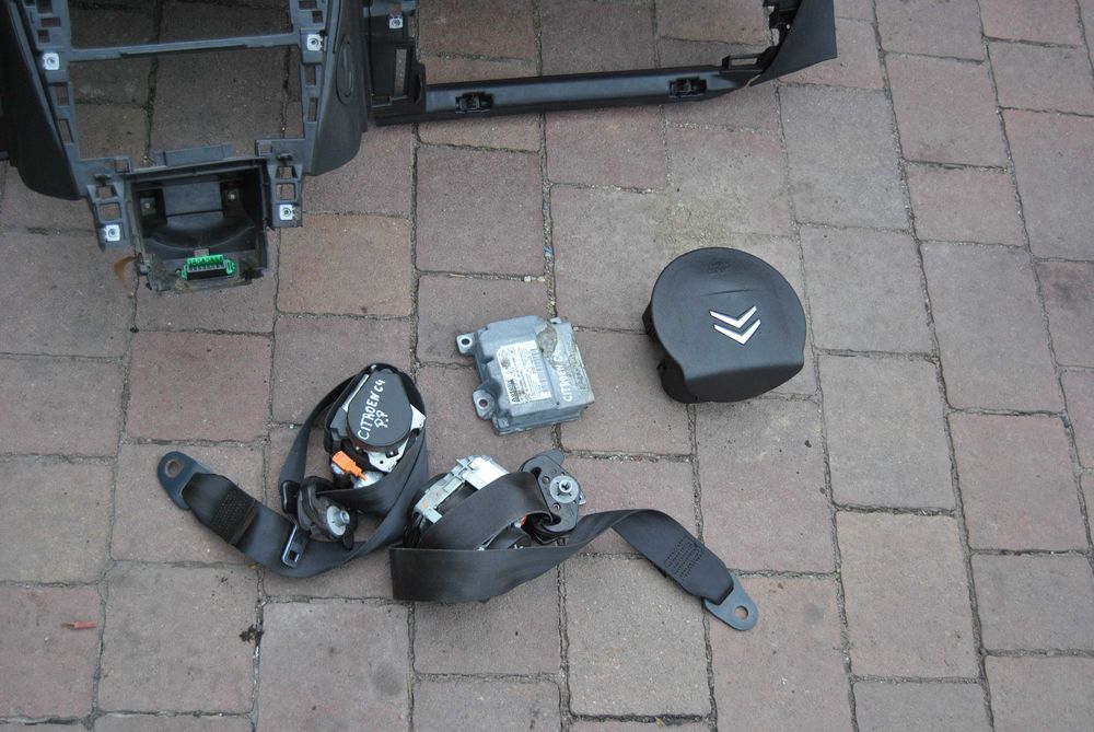 Kokpit deska rozdzielcza Citroen c4 08r.