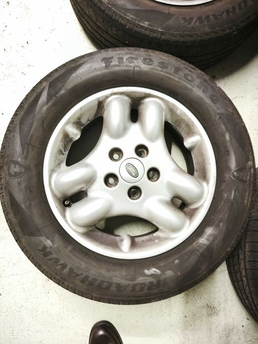 Vendo 4 jantes originais Land Rover 16” com pneus Firestone Roadhawk 215/68 R16 98H