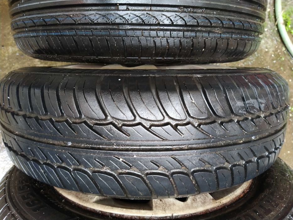 Jantes 14” com pneus 165/65 R14