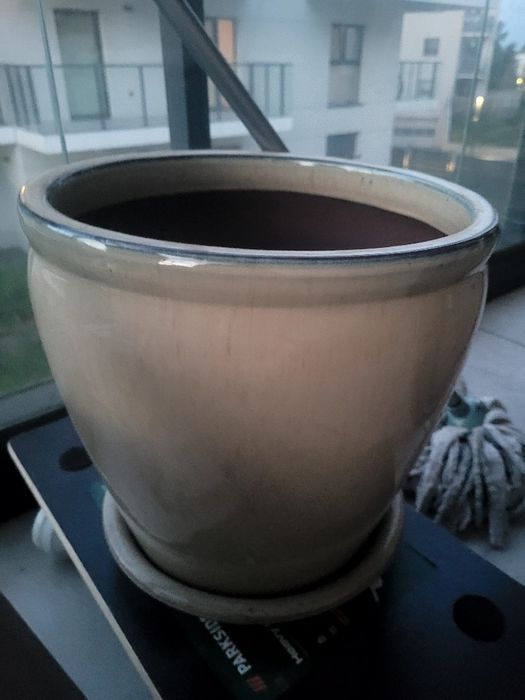 donica ceramiczna z podstawa