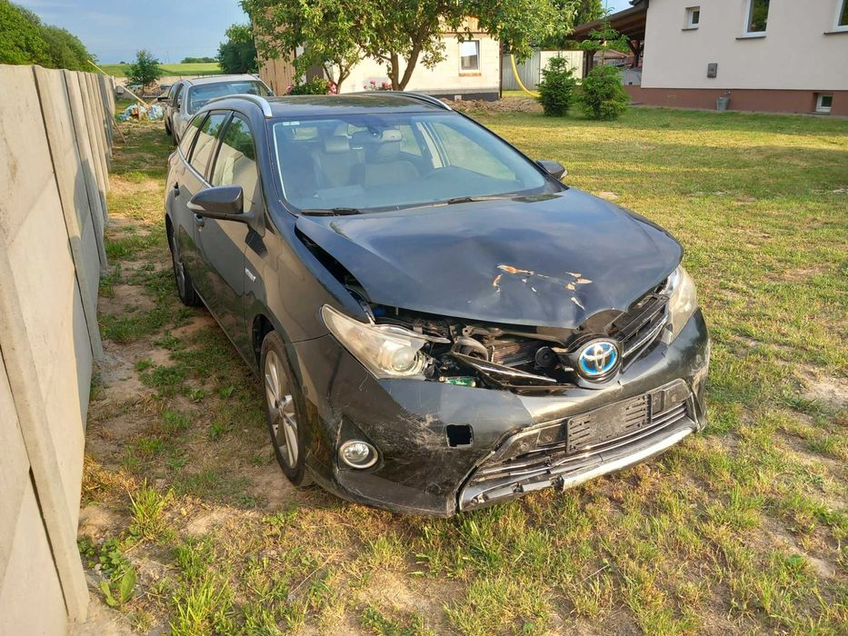 Toyota Auris Hybrid z Włoch
