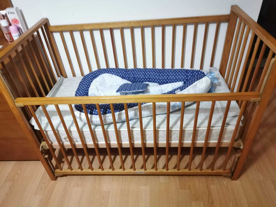Berço Cama de Bebé em Madeira + Colchão de Molas Baby Rei (120x60 cm)