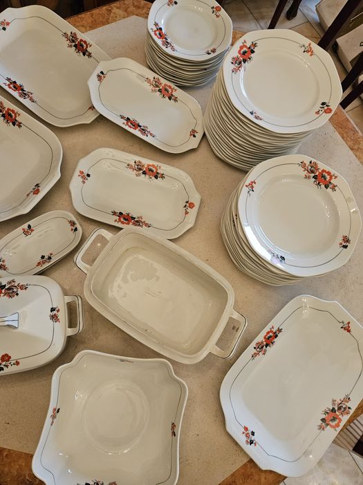 Conjunto de jantar Vista Alegre de colecção  1947