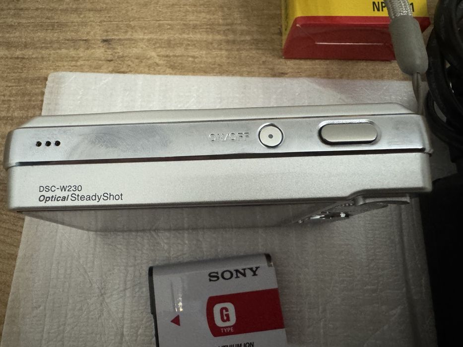 Máquina Fotográfica Sony DSC-W230