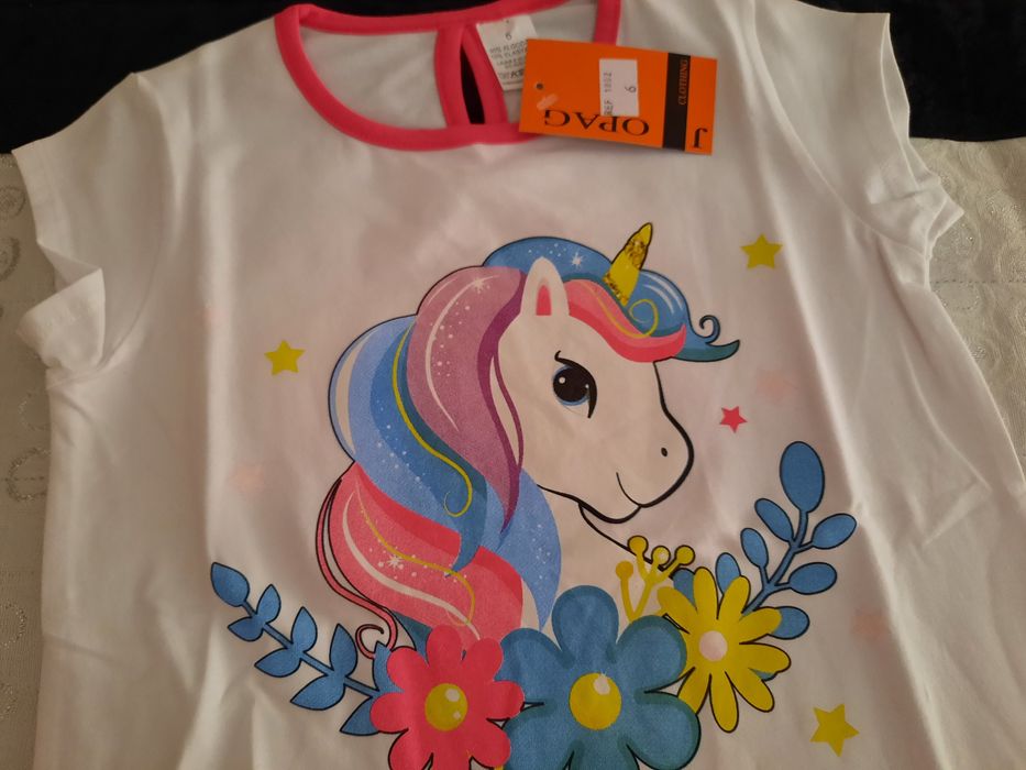 T' Shirt Unicórnio Menina - 6 Anos NOVO