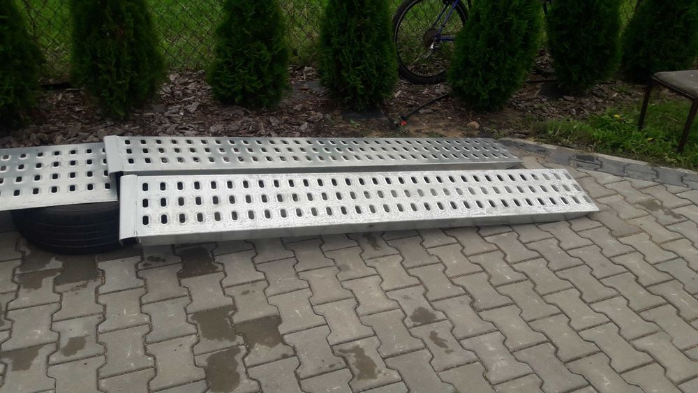 Trapy najazdy 2m 2,5m Blacha lohr uszy mocowania laweta lawety ocynk