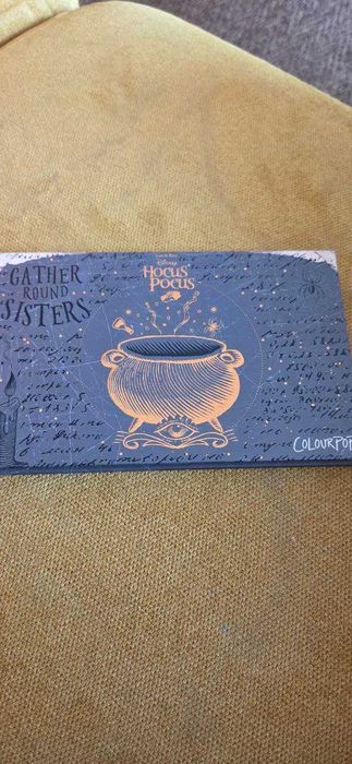 Colourpop x Disney HOCUS POCUS "Gather Round Sisters" palette