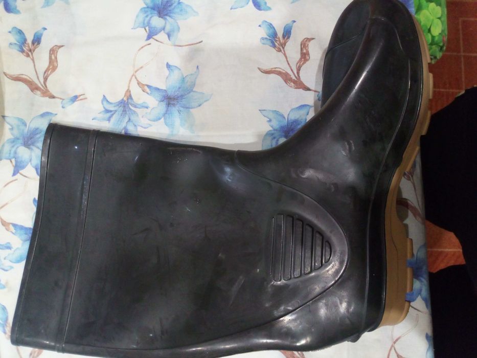 Продам  гумові чоботи Realpaks