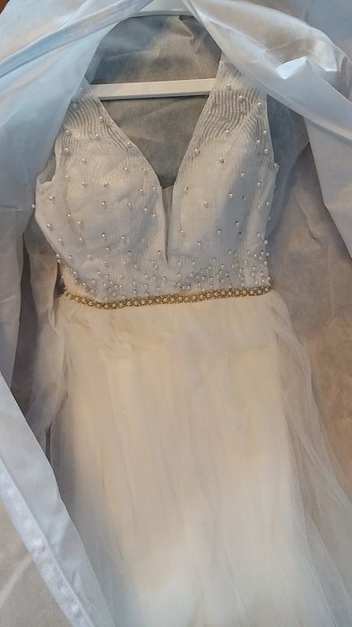 Suknia ślubna tiul perełki