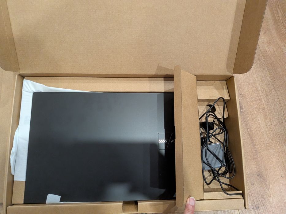 Portátil Asus VivoBook 15 OLED 15.6" M1505YA-R77BOHDPS2 Indie Black