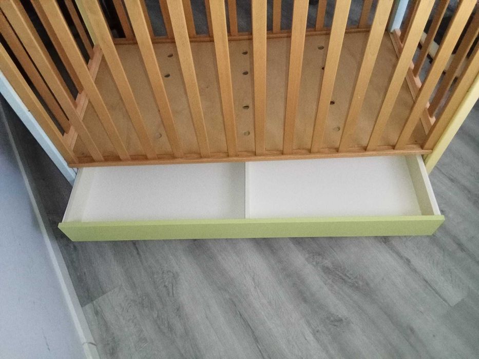 Cama de bebe com gaveta