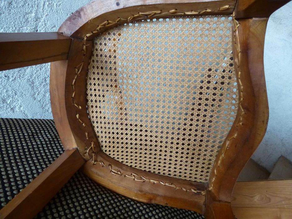 Cadeirinha antiga de costura