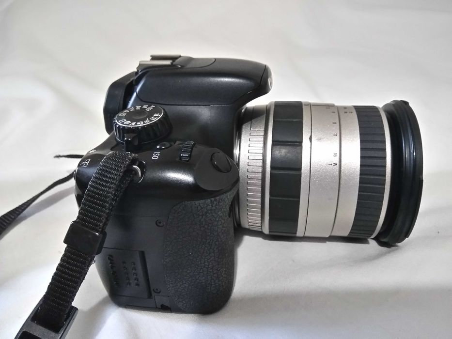 Продам фотоапарат Canon EOS 550D