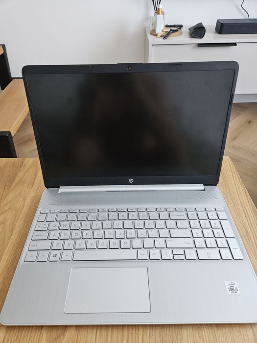 Laptop HP 15s | i3-1005G1 | 8GB RAM | SSD 256GB | FHD | Stan Baterii 100%!