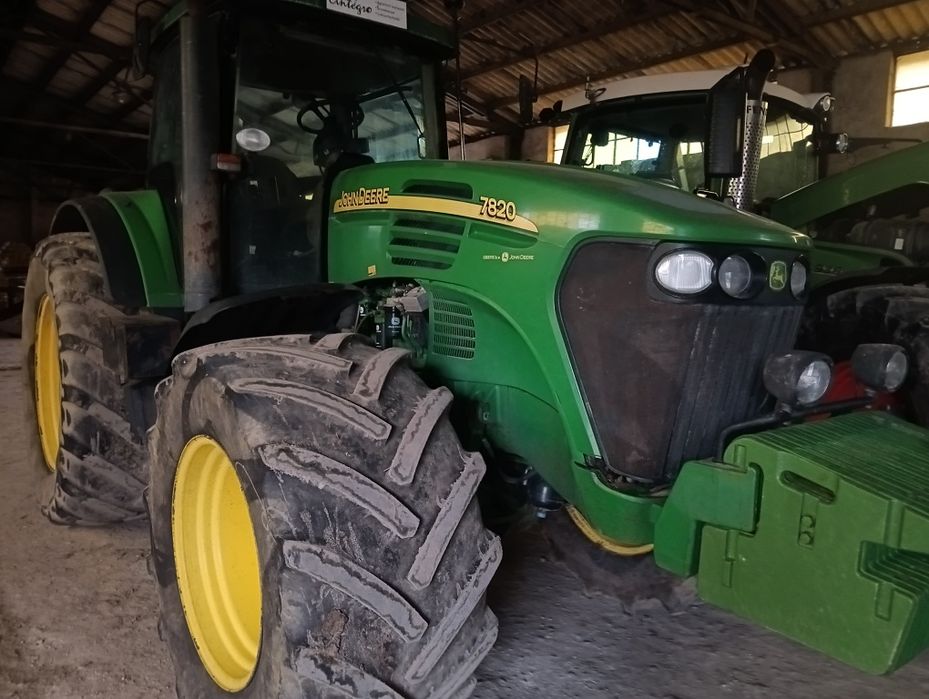 John Deere 7820.
