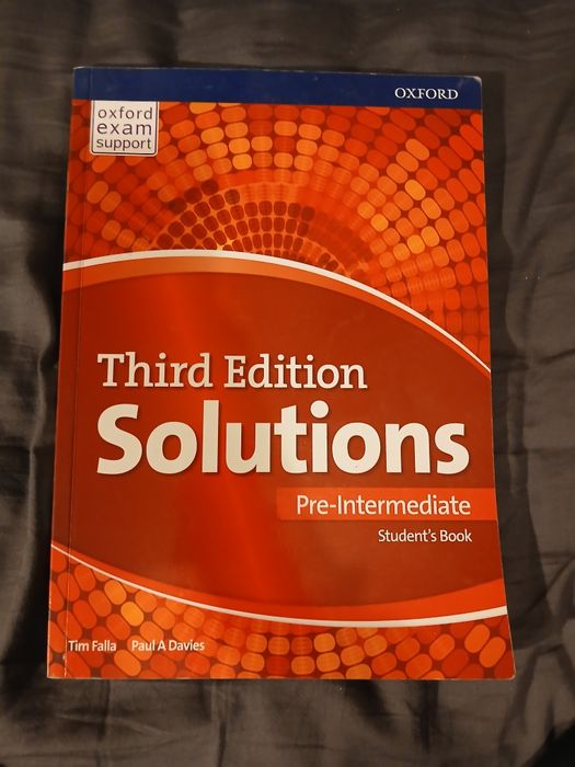 Solutions Pre intermidiate third edition
