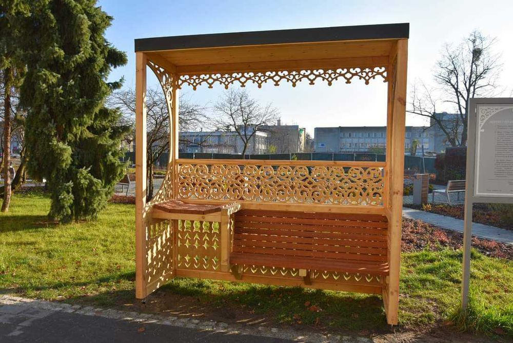 Ławka wypoczynkowa do ogrodu