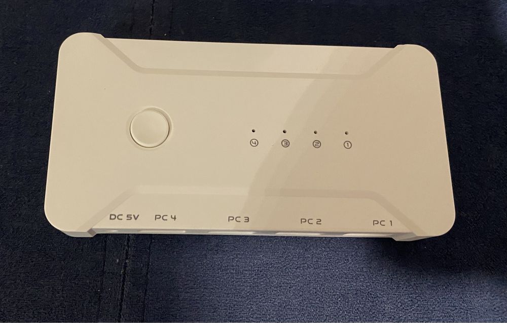 Przełącznik USB 3.0 do 4 komputerów