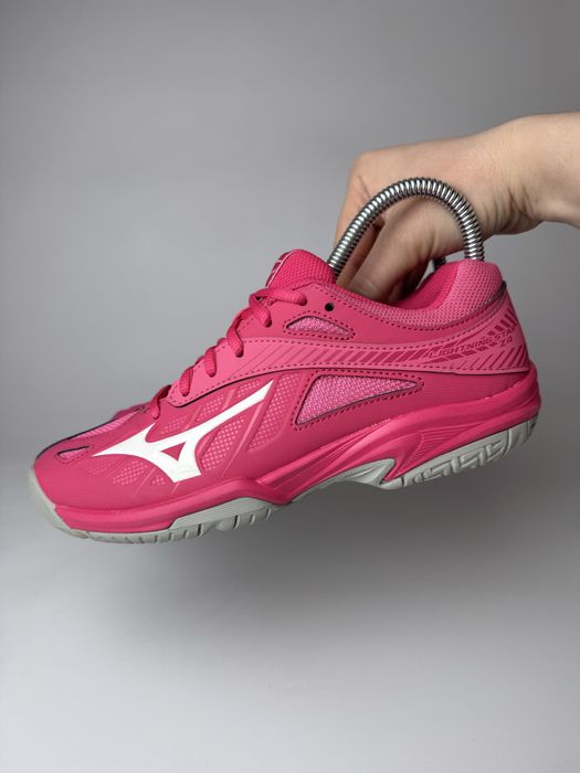 37р. Кросівки Mizuno Lightning Star Z4