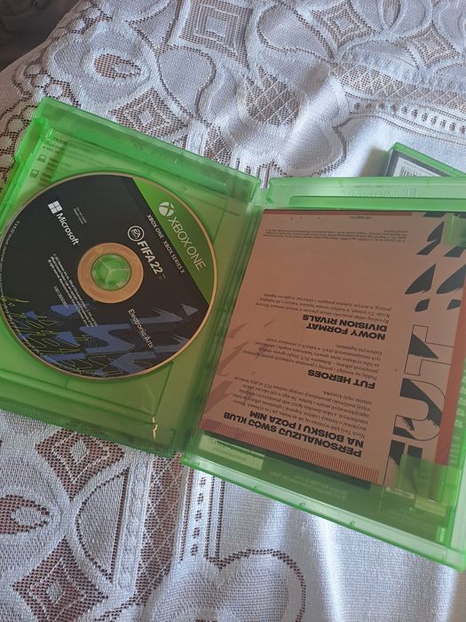 Sprzedam Xbox one s 1 TB