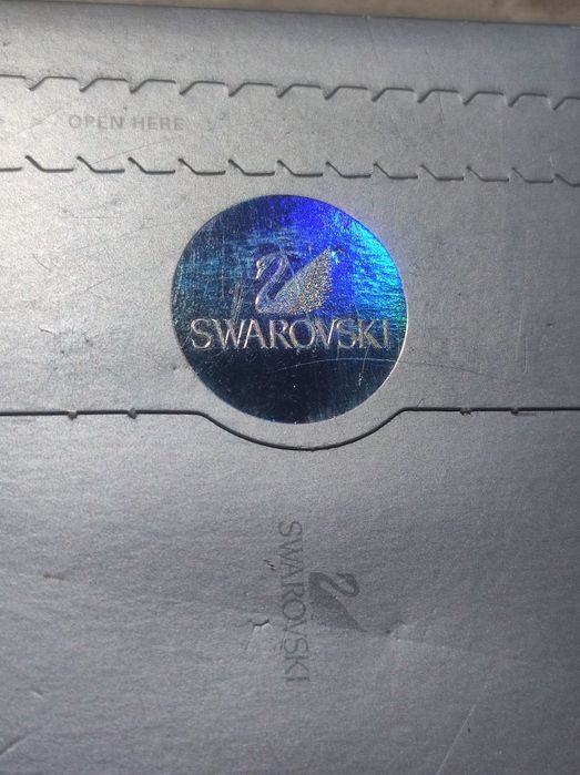 Caixa com 288 cristais Swarovski