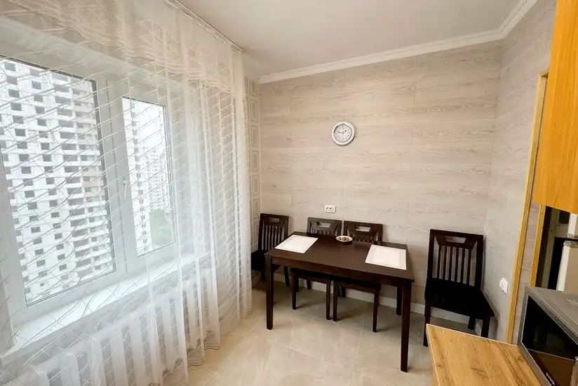 Здається квартира біля метро Житомирська по вул. Васкула 8