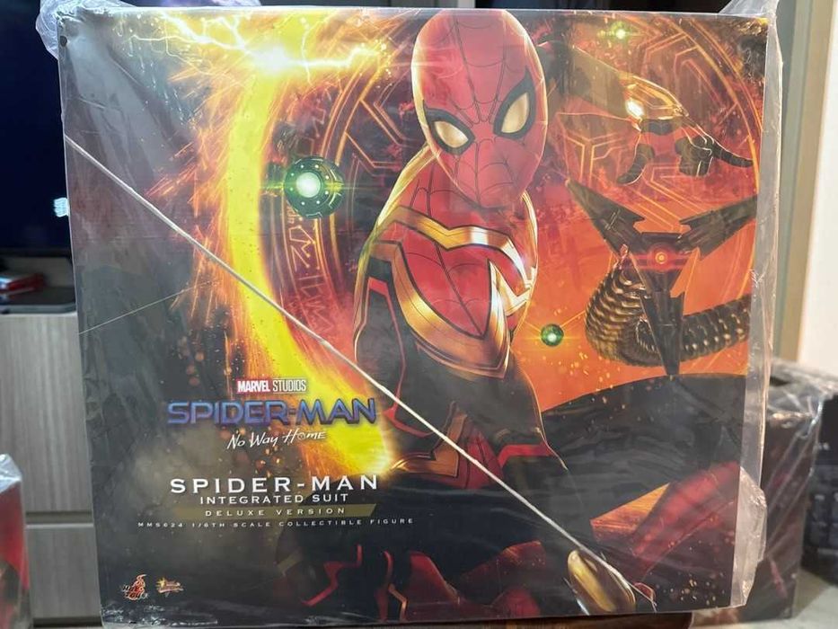 Figura Hot Toys Spider Man No Away Home Integrated Suit Deluxe Version