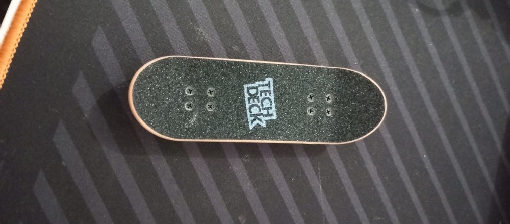 Tech Deck, never used64309612268546121