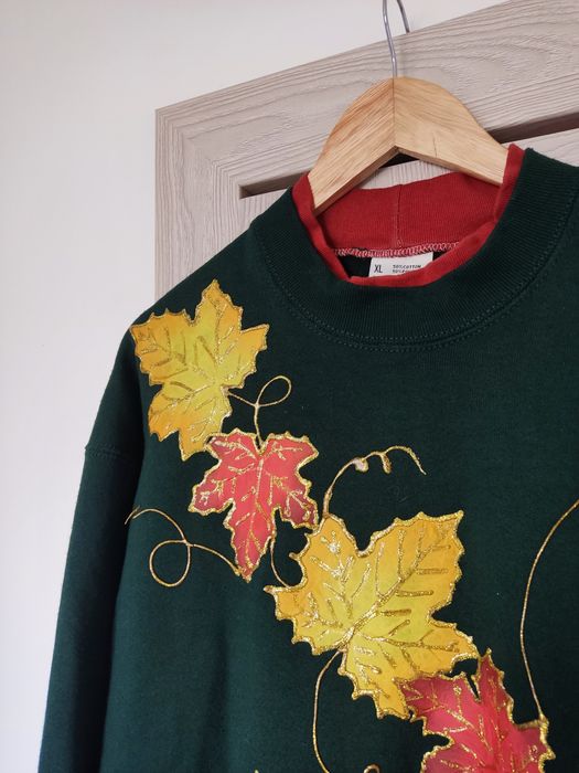 Bluza crewneck z haftami