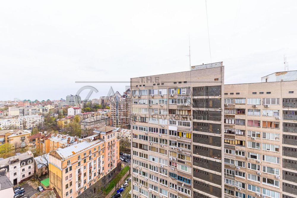 Аренда квартиры,  ул. Хмельницкого Богдана, Центр