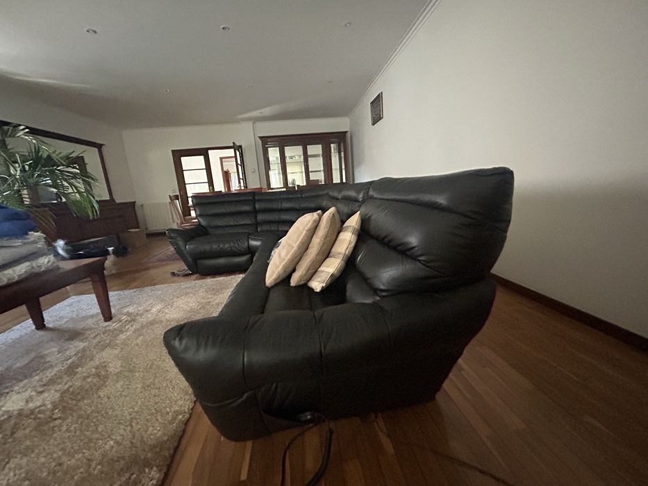 sofa de pele preto