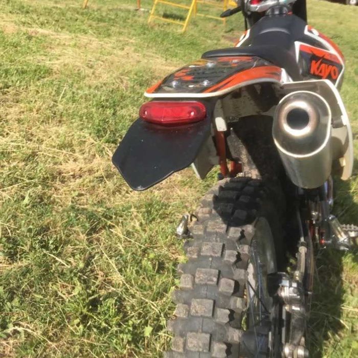 Suporte matrícula guarda-lama farolim traseiro LED moto enduro cafe
