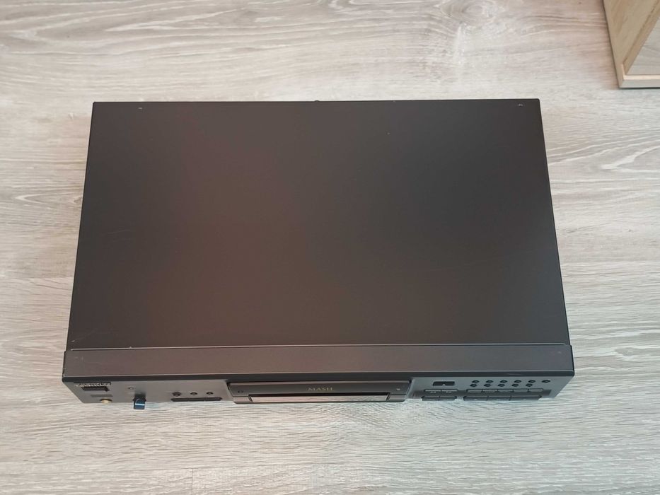 Odtwarzacz CD Technics SL-PS670D