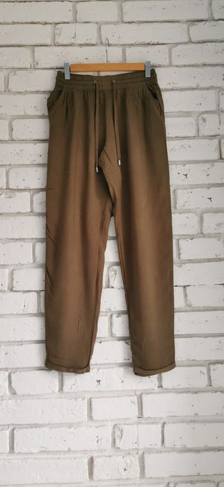 Spodnie lekkie khaki Terranova
