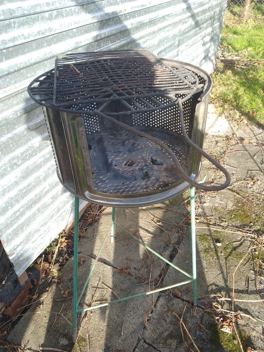 Grill stojący ogrodowy