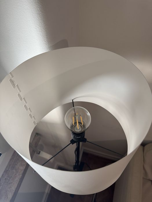 Candeeiro de pé IKEA