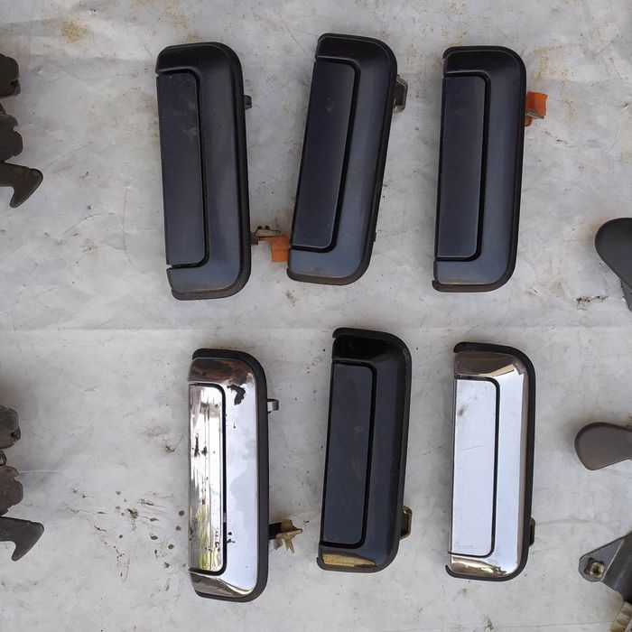 Замок  ручка дверей Mitsubishi Pajero Sport 1998-08