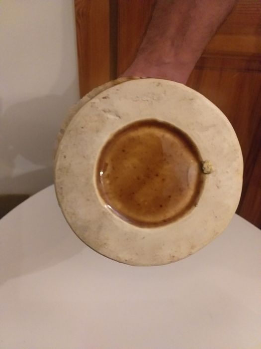 Duży,stary,ceramiczny wazon formie rzezby