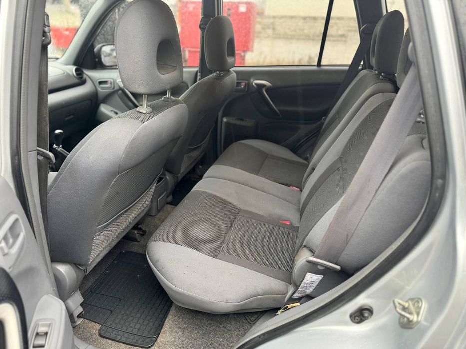 Продам авто TOYOTA RAV4 дизель полный привод