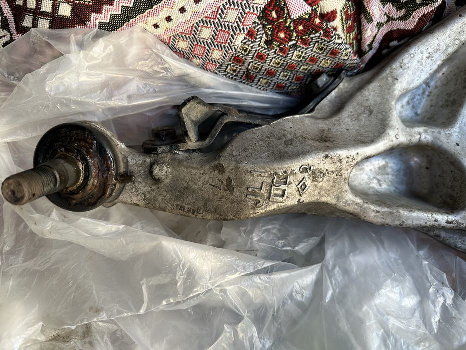 Ричаги з шаровою під реставрацію (Infiniti Q50)